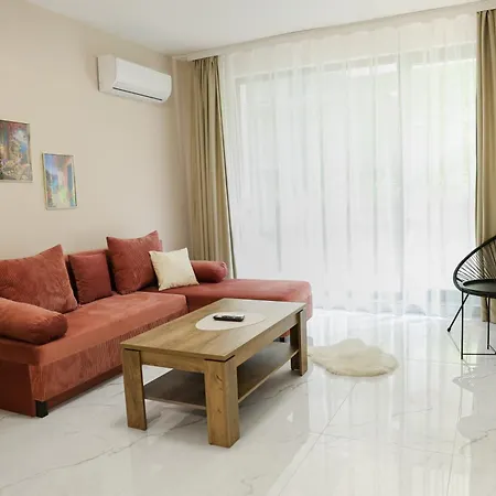 One Bed Symphony Apartment *