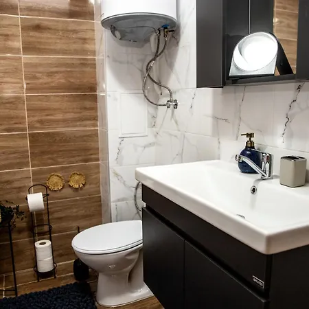 One Bed Symphony Apartment Warna